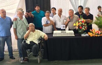festejo-en-familia-de-los-93-anos-214511000000-1533033.jpg