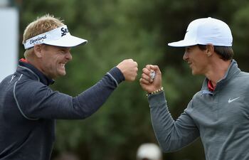 soren-kjeldsen-y-thorbjorn-olesen-celebran-un-birdie--142605000000-1527456.JPG