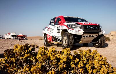 El español Fernando Alonso completó una semana de test con el Toyota Hilux mirando al Dakar.