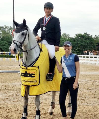 El jinete Stieven Barwind sobre su montado Falcon pasaron a comandar en la categoría absoluta de 1.40 en el Nacional.