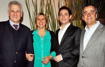 alberto-gross-brown-nathalie-delgado-leo-bracco-y-fernando-talavera--220359000000-581368.jpg
