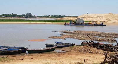 Los vecinos denuncian que la empresa Vimérica sigue extrayendo arena de manera irregular, pese a la prohibición del Mades.