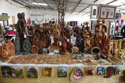 Importante demanda de la artesanía paraguaya en la Expo.