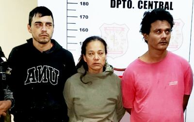 Higinio Alejandro Fernández junto con Anatalia Cabañas Florenciano y Pedro Cabañas Florenciano, detenidos en la base de Investigaciones de Central.