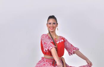 danza-se-llama-tania-peralta-y-despliega-nuestra-cultura-a-traves-de-la-danza-en-el-japon-para-ella-el-cuerpo-esta-hecho-para-moverse-y-no-se-aleja-201846000000-1441515.jpg