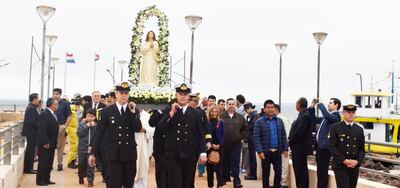 Una gran cantidad de pobladores participó de la procesión de la imagen de Stella Maris.