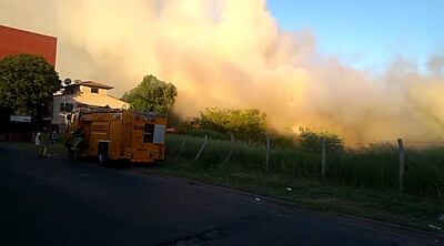 El incendio fue controlado luego de casi dos horas de trabajo.