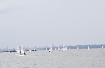 imponente-se-presenta-el-rio-parana-escenario-del-campeonato-sudamericano-de-optimist-2017-la-actividad-concluye-el-lunes-1-de-mayo-con-la-premia-212704000000-1579200.jpg