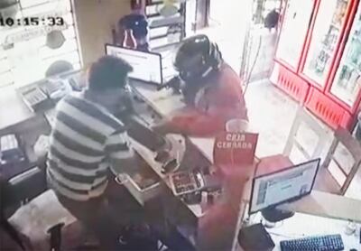 Asalto en Juan Manuel Frutos.