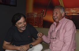 eyre-y-ruiz-diaz-sonrien-mientras-rememoran-las-epocas-belicas-que-les-toco-compartir--11204000000-1811415.JPG