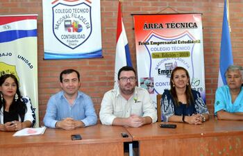 Los participantes del lanzamiento del BTS.