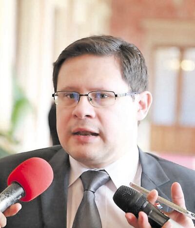 Óscar Orué, actual titular de  Tributación, dijo que los cobros por multas no correspondían a la viceministra.