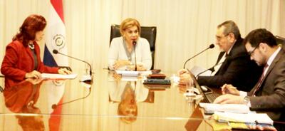 Integrantes de la Sala Constitucional de la Corte que también presentaron un informe.