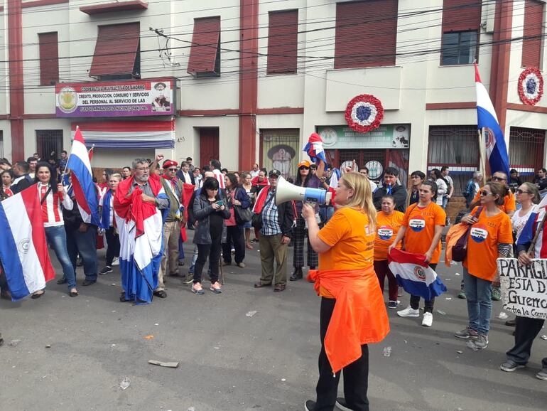 Comisión de Escrache, se autoconvocó para acompañar las protestas que llevaban a cabo los miembros de Sitrande.