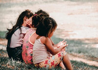 La situación actual hace que los hogares de abrigo no reciban las donaciones para alimentación y educación de los niños. Hacen malabares para que no les falte nada a las criaturas.