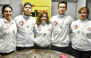 integrantes-del-equipo-denominado-team-corpore-gym-en-visita-a-nuestra-redaccion-tras-ganar-medalla-de-plata-en-tramandai-brasil--223650000000-1518558.jpg