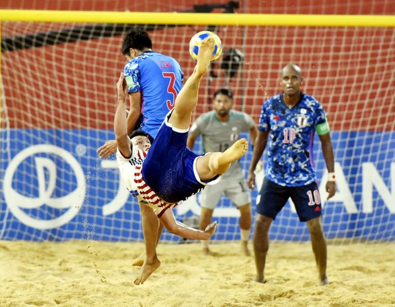 Carlos Carballo es una de las cartas de gol en los Pynandi. Ante Japón marcó un doblete, el primero de chilena.