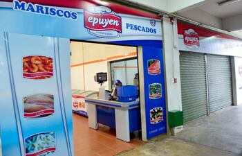complementando-los-rubros-que-ofrece-el-mercado-abasto-norte-epuyen-suma-sus-productos-de-mariscos-pescados-de-rio-y-de-mar-a-la-oferta--202528000000-1463295.jpg