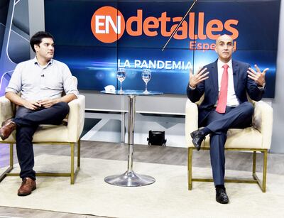 El doctor Guillermo Sequera y el ministro Julio Mazzoleni, anoche,  en ABCTV. El primero aseguró que mucha gente se niega al test por temor a la discriminación y se mostró partidario de seguir la cuarentena hasta fin de mes. El ministro dijo que el sistema aún no está preparado y papel de la ciudadanía es fundamental.