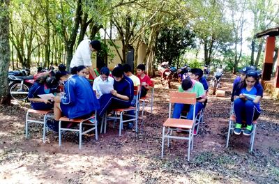 El inicio de clases se aproxima y existe preocupación por la epidemia del dengue y la exposición de los alumnos.