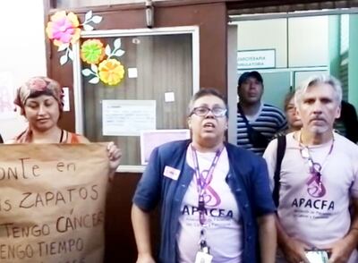 La foto corresponde a una manifestación de los enfermos oncológicos a principios de este mes por falta de medicinas.