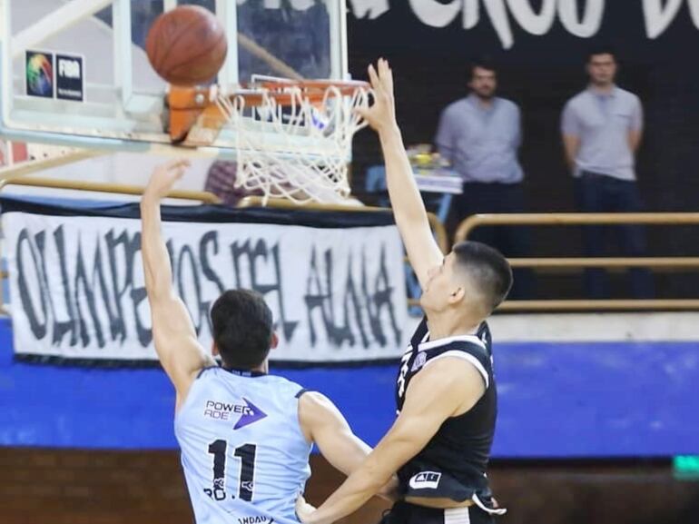 San José consiguió una gran victoria contra Olimpia, en el arranque de las finales.