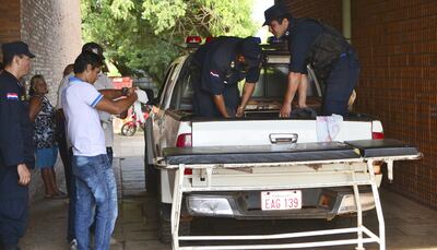 El cadáver del agente policial asesinado fue traído al Hospital Regional de Concepción para su análisis.