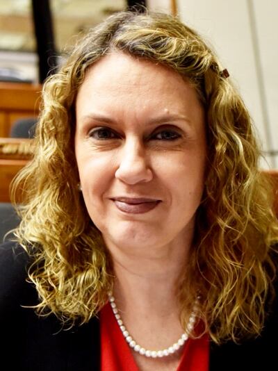 Rocío Vallejo (PPQ, Central) plantea mejorar y endurecer las leyes de control al financiamiento político.