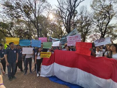Estudiantes y docentes dijeron que están unidos como una familia que sufre los mismos padecimientos en materia de educación.