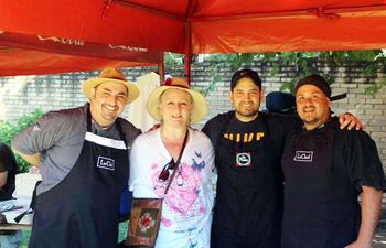 luis-alberto-villalba-pedrozo-alejandra-berdichevsky-bruno-peroni-y-tony-olmedo-en-cocinar-ayudar--211428000000-1450535.jpg