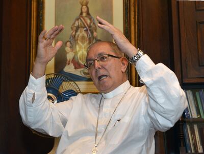Monseñor Edmundo Valenzuela cumple hoy 75 años y debe presentar renuncia. Seguirá en el cargo hasta que el Papa acepte.