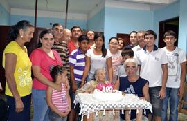 la-abuela-de-carapegua-celebro-103-anos-de-vida-205153000000-527736.jpg