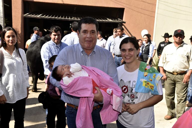 Horacio Cartes visitó la Expo 2019.