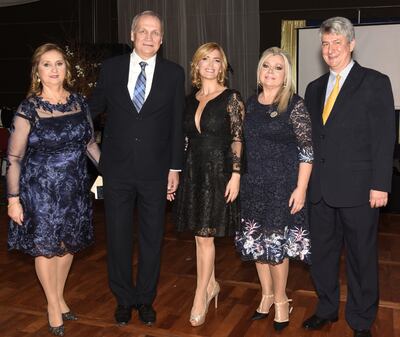 Regina de Cataldi; el intendente de Asunción, Mario Ferreiro; Male Caballero, Miryam de Alvarenga y Juan Carlos Alvarenga.