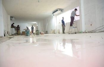 El pabellón ya está culminado. Entre hoy y mañana se realizan tareas de limpieza y montaje de equipos.