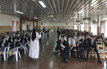 alumnos-de-los-terceros-cursos-del-santa-teresita-no-podran-celebrar-su-tradicional-ceremonia-de-graduacion-debido-a-los-actos-de-inconducta-de-ocho-195620000000-1149193.jpg