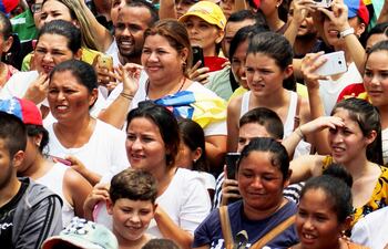venezolanos-reclaman-fin-del-regimen-chavista-liderado-por-nicolas-maduro--211800000000-1829923.jpg