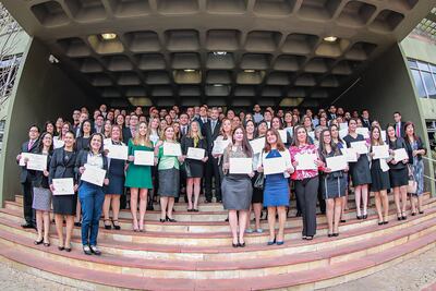 Becarios del Programa Nacional de Becas de Posgrado en el Exterior “Don Carlos Antonio López”.