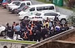 Momento en el que Arístides Morales y otros líderes del gremio de taxistas son llevados detenidos.