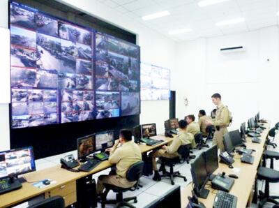 La foto de archivo bajamos de la página web de TSV SRL. Corresponde al nuevo centro de monitoreo del 911 que equipó en 2014 mediante un contrato de G. 59.990 millones.