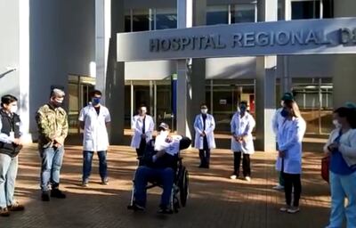 Don Julio, al salir del Hospital Regional de IPS de Ciudad del Este, ofreció un mensaje a la ciudadanía para que siga adelante con la cuarentena para salir victoriosos de esta pandemia.