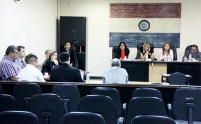 El acusado por supuesto tráfico de armas, Carlos León Ocampos, sigue dilatando el caso con chicanas.