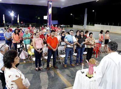 Inauguración de surtidor de Petropar en Carapeguá, administrada por Toribio Morel, cercano al diputado Cuevas.