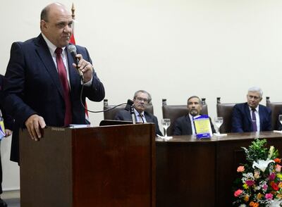 José González Macchi durante la presentación del libro del doctor Nelson Alcides Mora Rodas (1º der.).