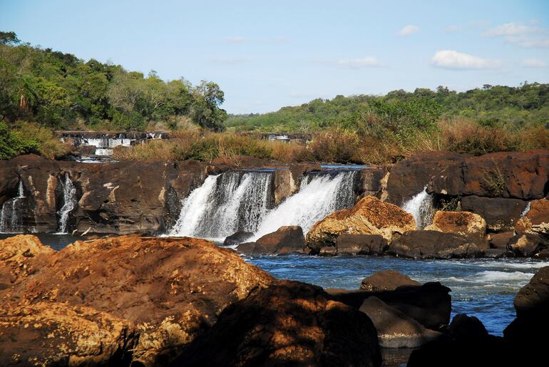 Fotografía muestra una vista general del sitio histórico San Miguel Arcanjo (Brasil). Los pueblos que siglos atrás albergaron las misiones evangelizadoras de los jesuitas en el Cono Sur se integran por primera vez en una ruta mística que evoca a la del Camino de Santiago francoespañol y que permite a turistas conocer los patrimonio de las misiones en Paraguay, Argentina y Brasil.