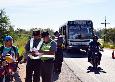 Tanto peatones como conductores no deben olvidar las normas viales para cuidar su integridad y la de los demás.