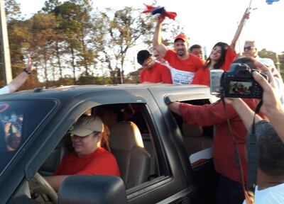 El imputado diputado Ulises Quintana (ANR, Añetete) llega a Ciudad del Este y fue recibido por sus seguidores.
