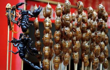 Se denomina entomofagia al consumo de insectos por parte de los seres humanos.