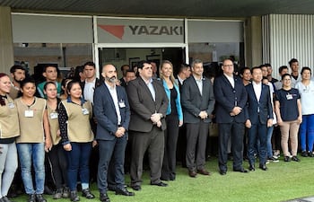 el-presidente-mario-abdo-benitez-visito-ayer-a-la-manana-la-planta-industrial-yazaki-en-mariano-roque-alonso--211953000000-1827854.jpg