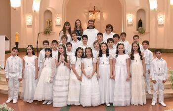los-chicos-del-4-grado-del-colegio-san-andres-recibieron-la-primera-comunion-en-la-capilla-virgen-de-la-asuncion-en-setiembre-pasado-los-23-ninos-234702000000-1383032.jpg